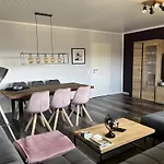 بيت للعطل Haus Blumenglueck *