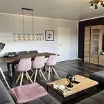 Haus Blumenglueck بيت للعطل *